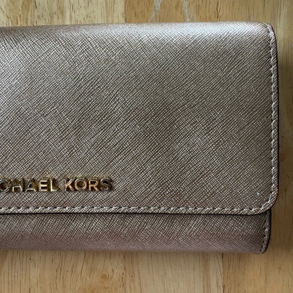 Michael Kors Travel wallet - Picture 5 of 9